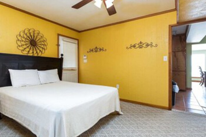Room 82 of 99
