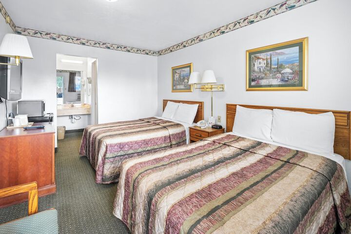 Room 4 of 7