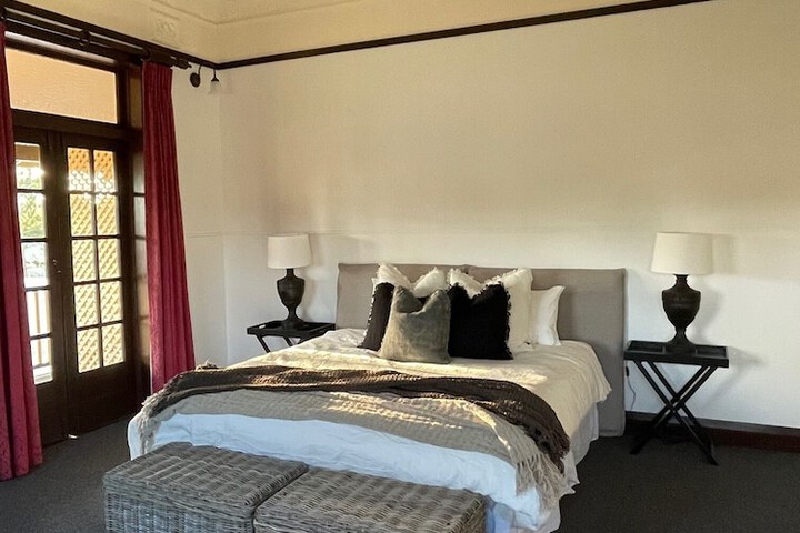 Room 11 of 43