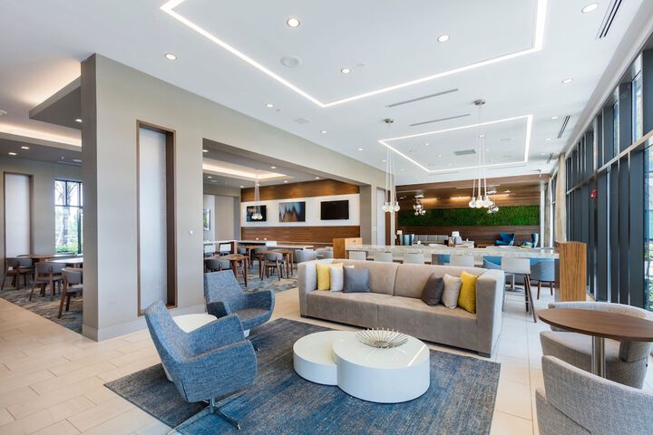 Lobby lounge