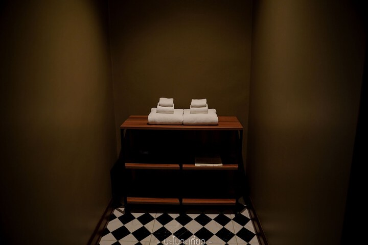 Room 78 of 184
