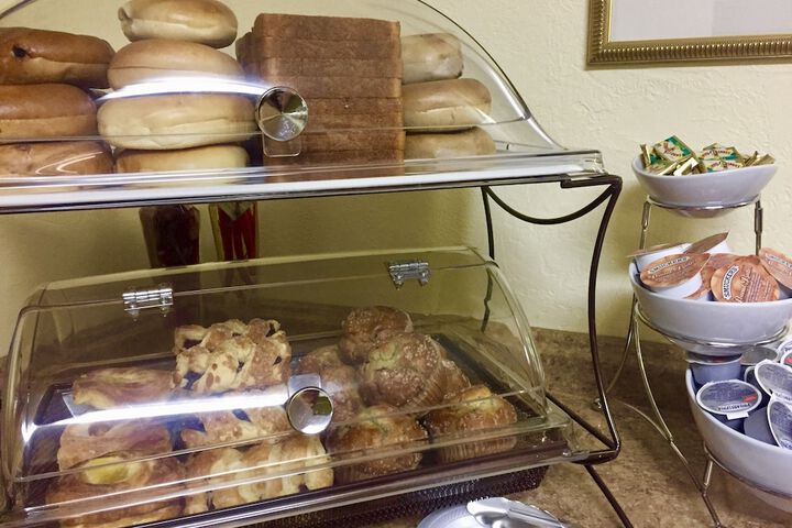 Breakfast/Coffee Service 31 of 44