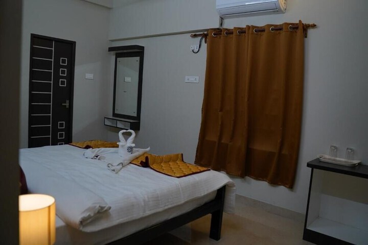 Room 16 of 33