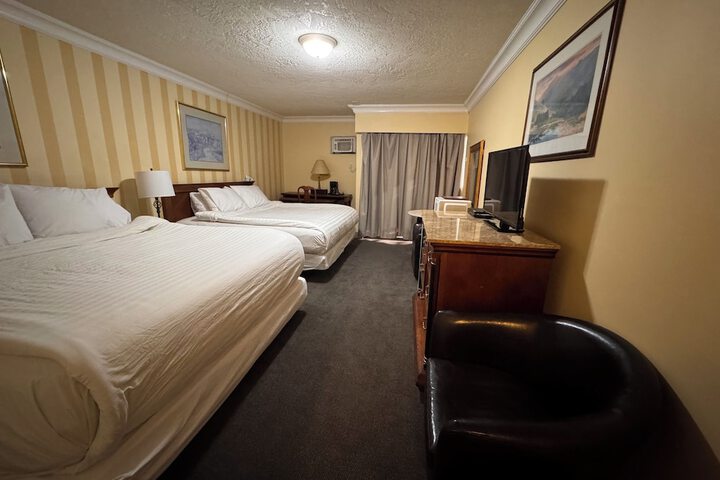 Room 43 of 77