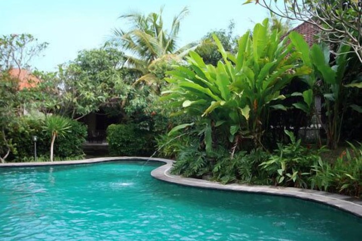 Pools & Facilities