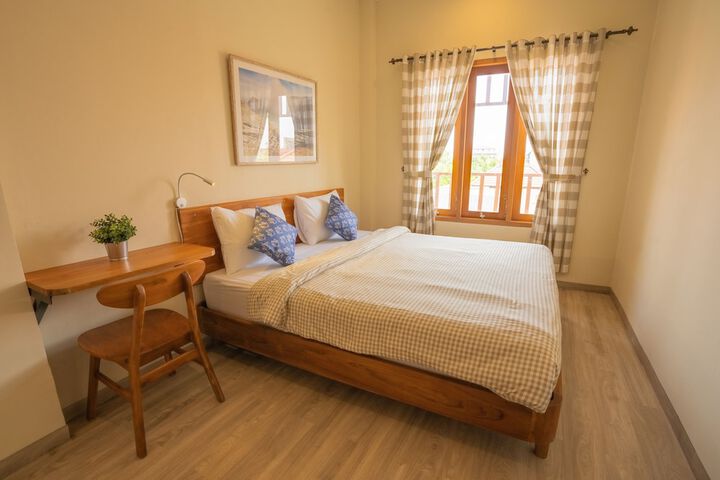 Room 4 of 17