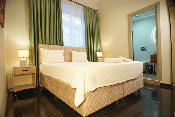Room 19 of 68