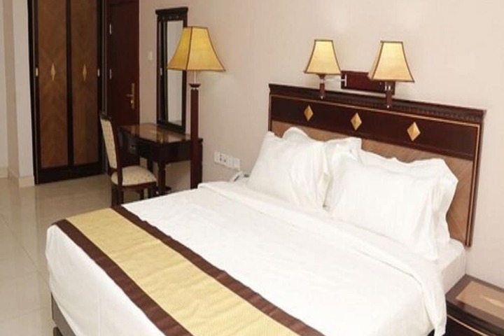 Room 14 of 36