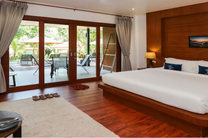 Room 37 of 114