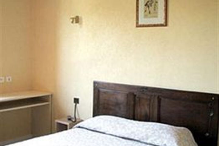 Room 13 of 23