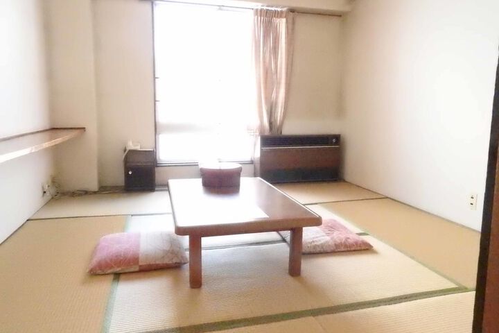 Room 14 of 107