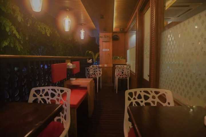 Dining 20 of 30