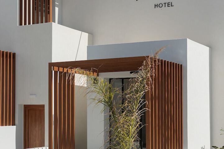 Hotel 66 of 68