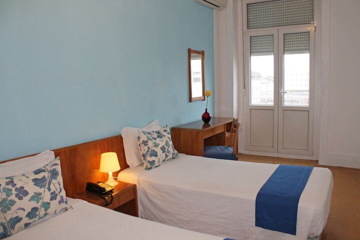 Room 30 of 74