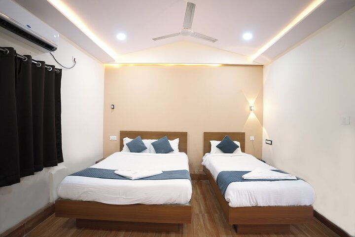 Room 6 of 26