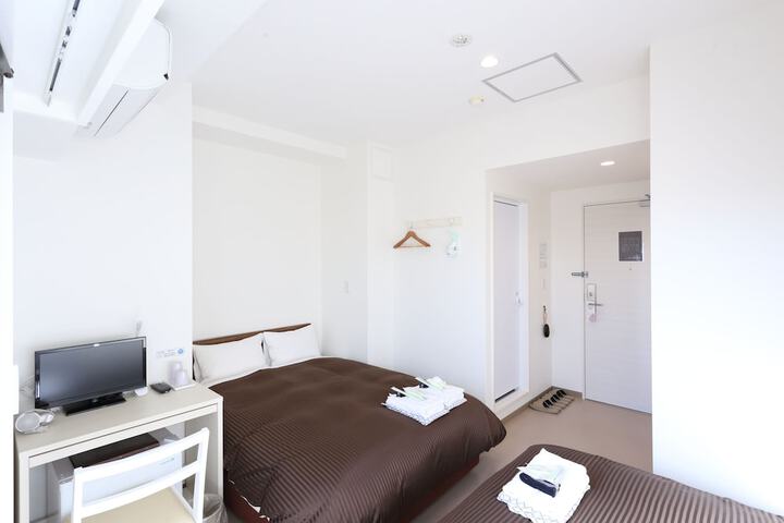 Room 11 of 64