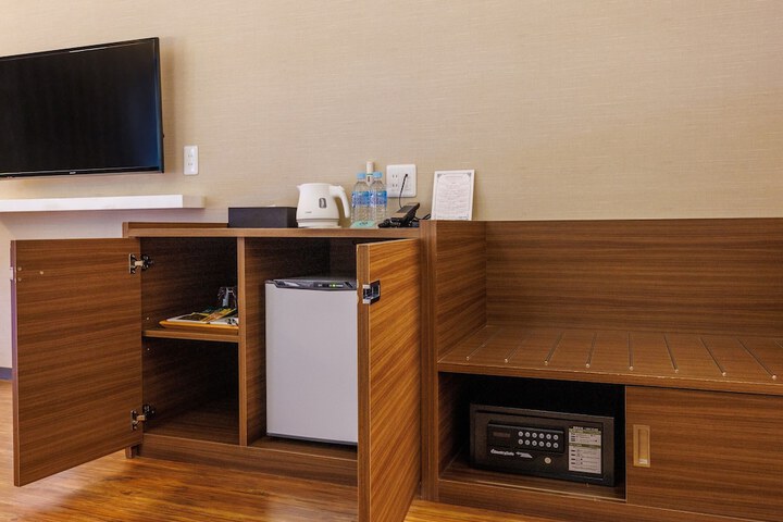Room 15 of 34