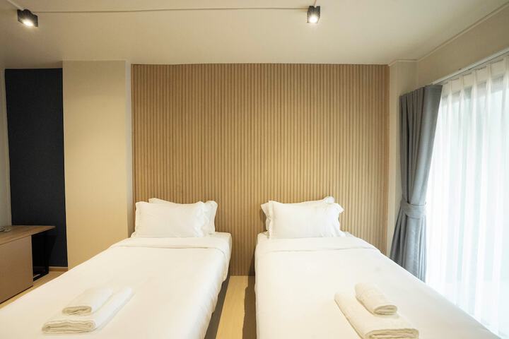 Room 48 of 96