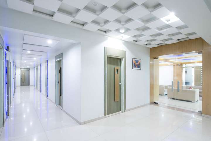 Ballroom/Hall 36 of 39