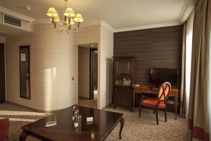 Room 15 of 111