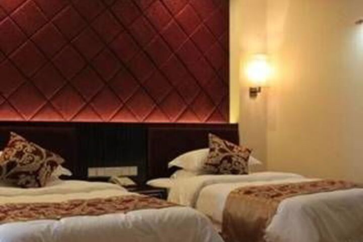 Room 44 of 98