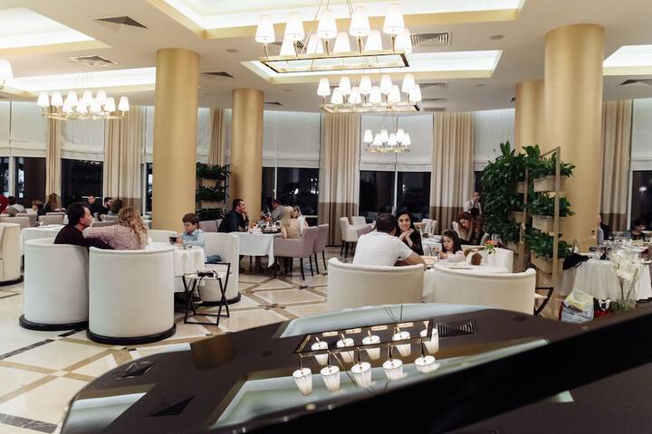 Dining 84 of 111