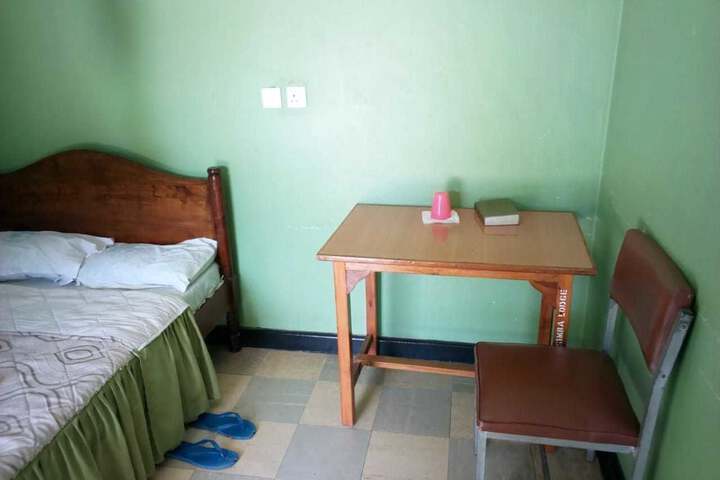 Room 5 of 18