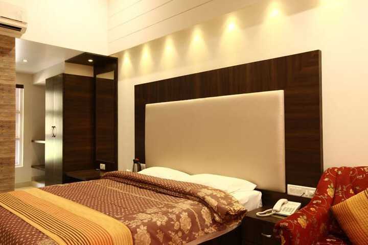 Room 4 of 24