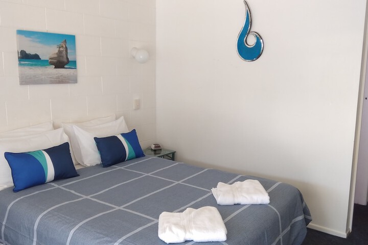 Room 4 of 24