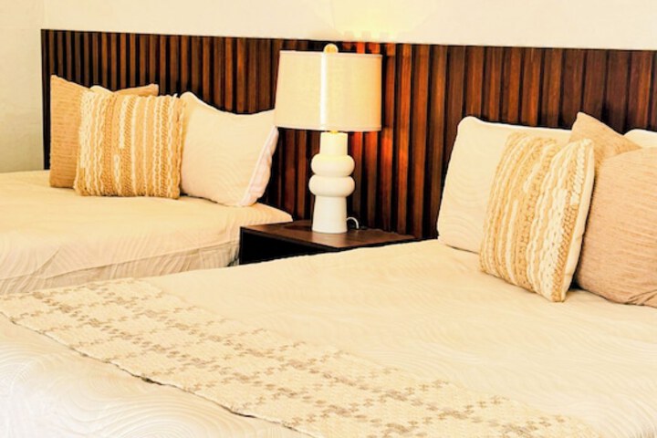 Room 6 of 29