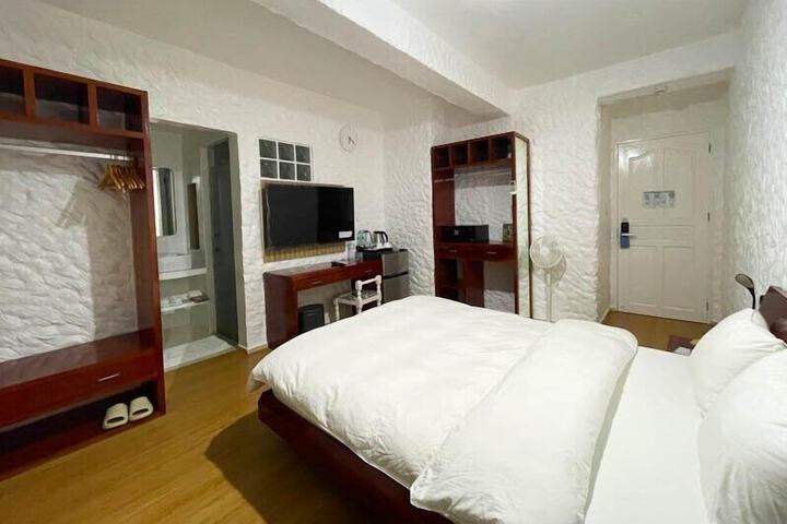 Room 15 of 80