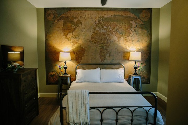 Room 33 of 88