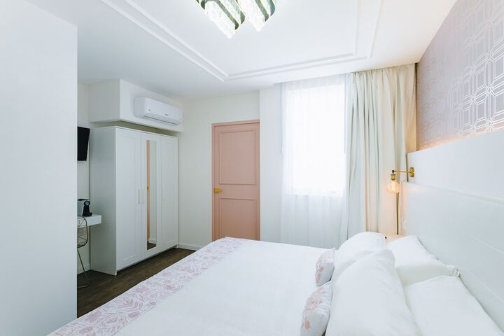 Room 14 of 50