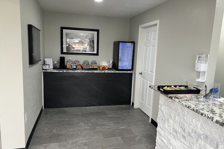 Breakfast/Coffee Service 21 of 24