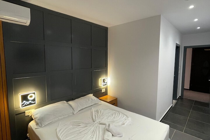 Room 31 of 50