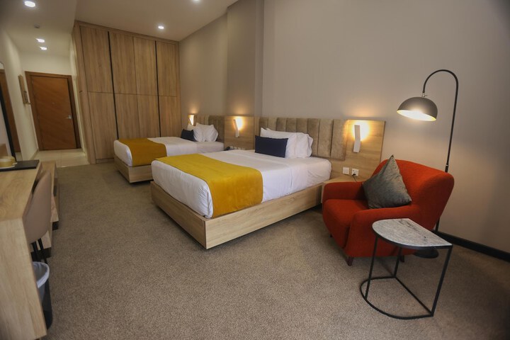 Room 10 of 29