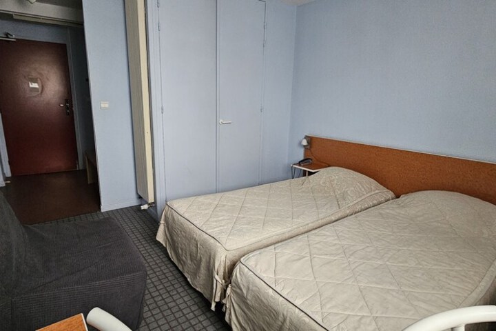 Room 31 of 64