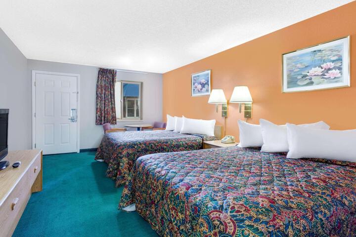 Room 8 of 27