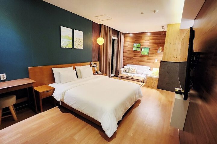 Room 48 of 97