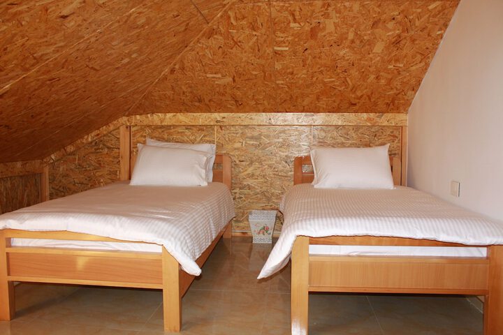 Room 18 of 18