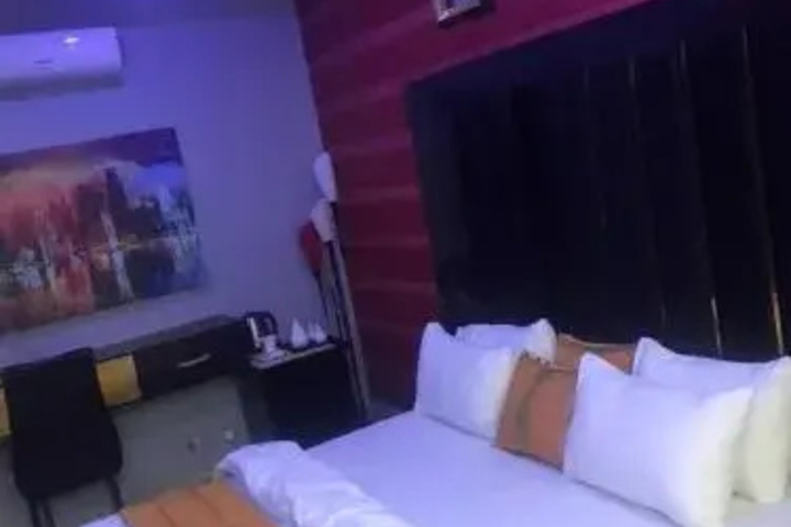 Room 3 of 3