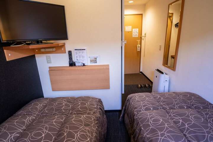 Room 5 of 45