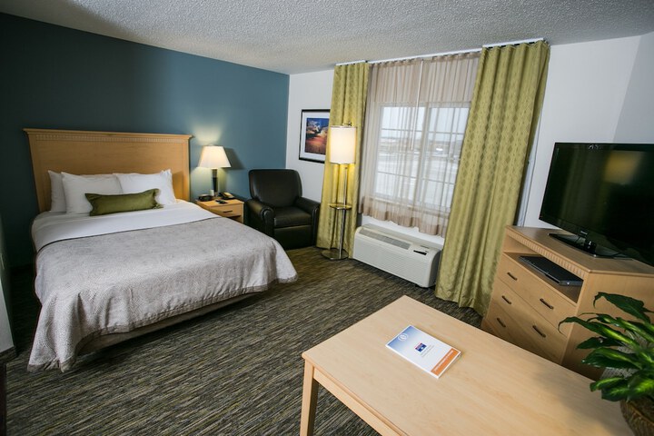 1 Queen Studio Suite (6 of 42)