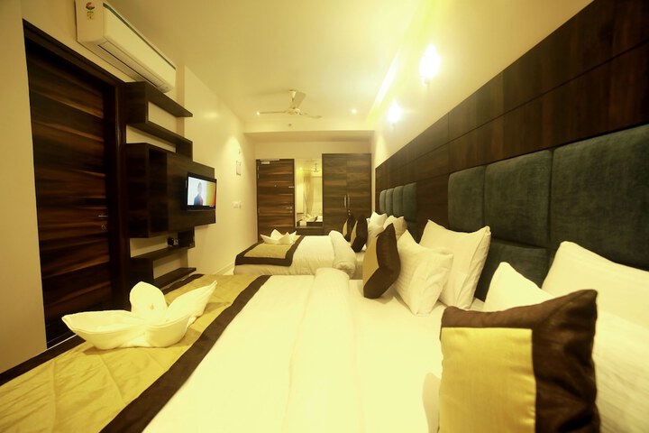 Room 13 of 23