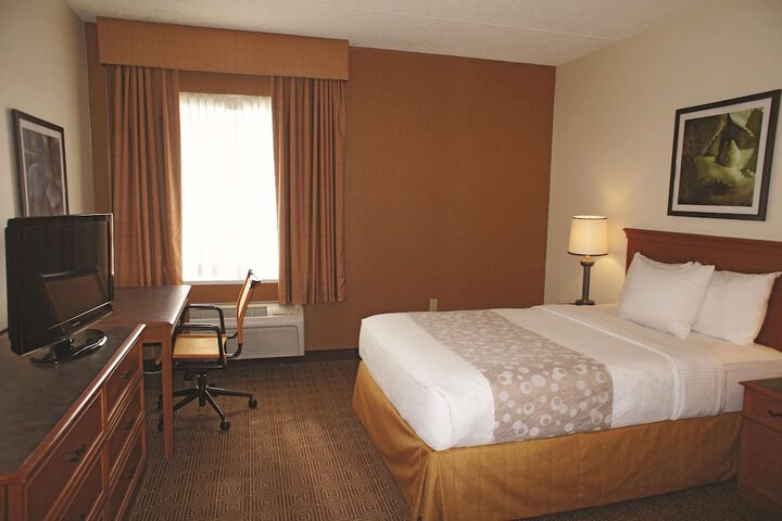 2 Double Beds (4 of 7)