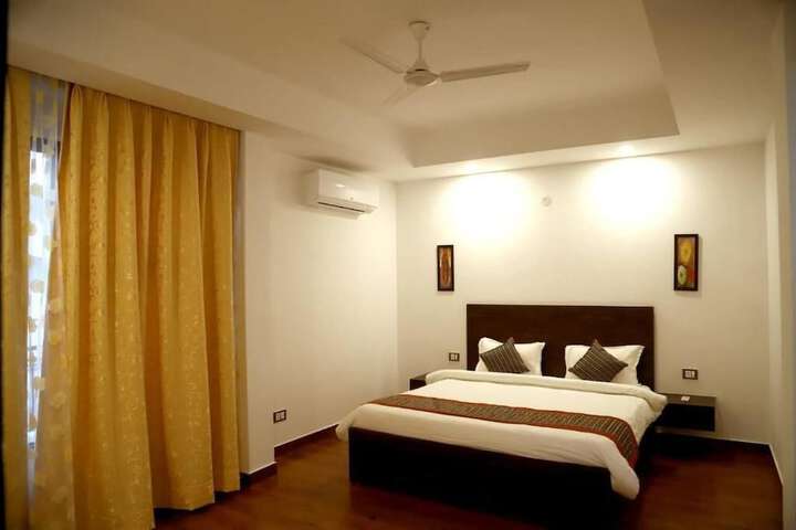 Room 3 of 21