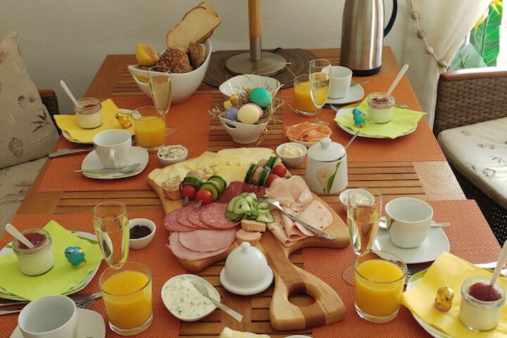 Breakfast/Coffee Service 24 of 51