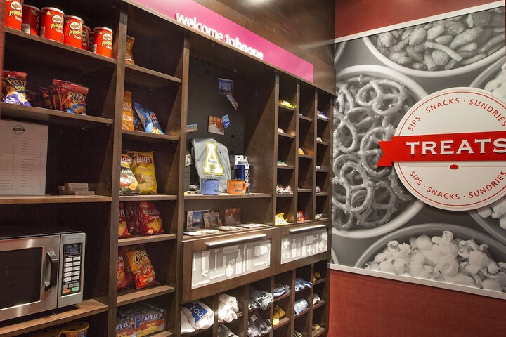 Snack bar