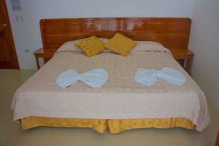 Room 6 of 7