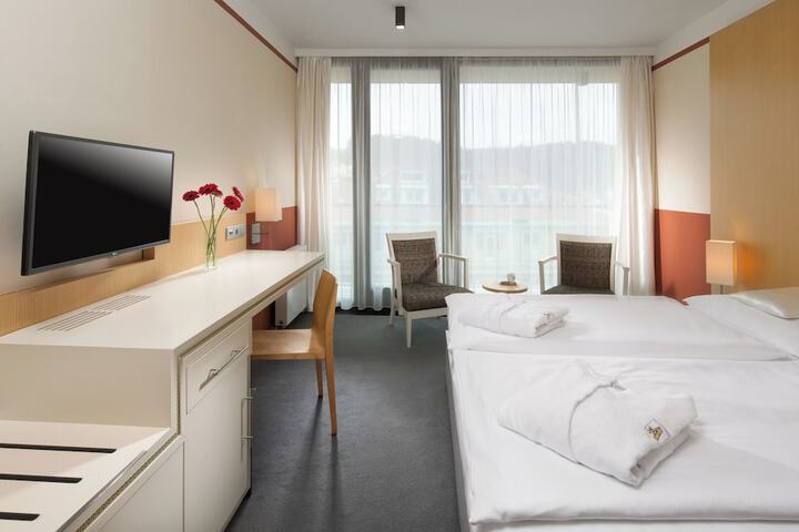 Room 3 of 27